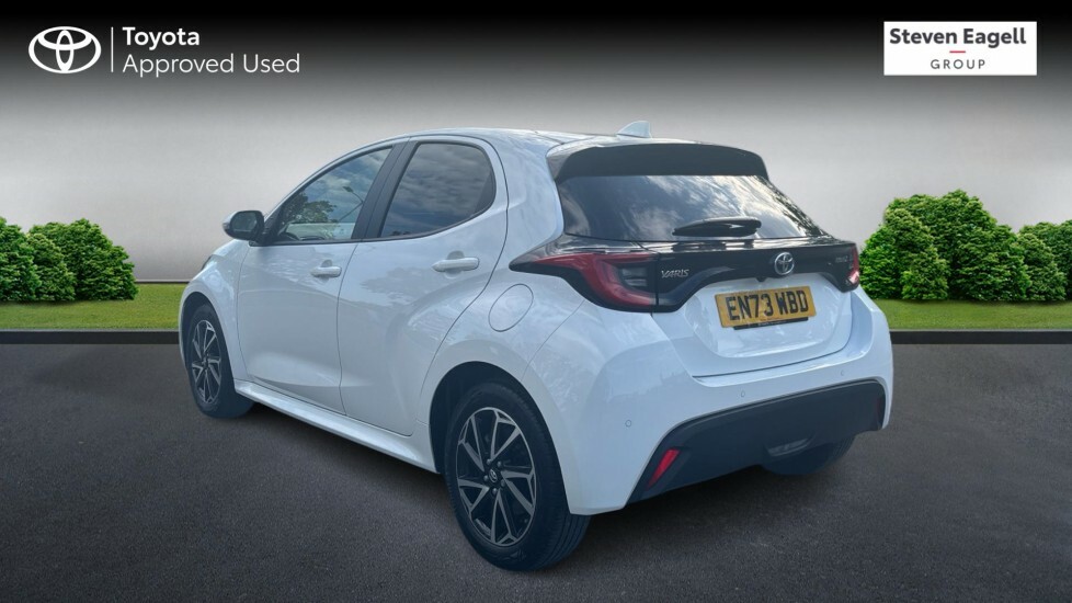 Toyota Yaris 1.5 Vvt-h Design Hatchback Hybrid E-cvt EN73WBD White #4