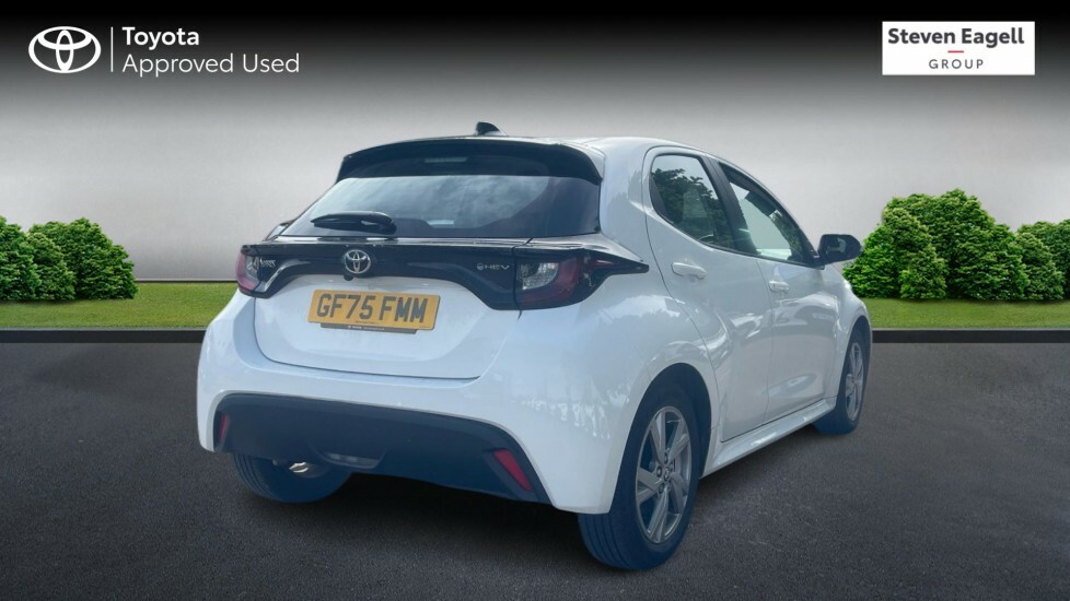 Toyota Yaris 1.5 Vvt-h Icon E-cvt Euro 6 Ss GF75FMM White #2