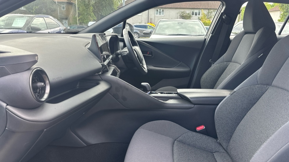 Toyota C-Hr 1.8 Vvt-h Icon Cvt Euro 6 Ss White #5