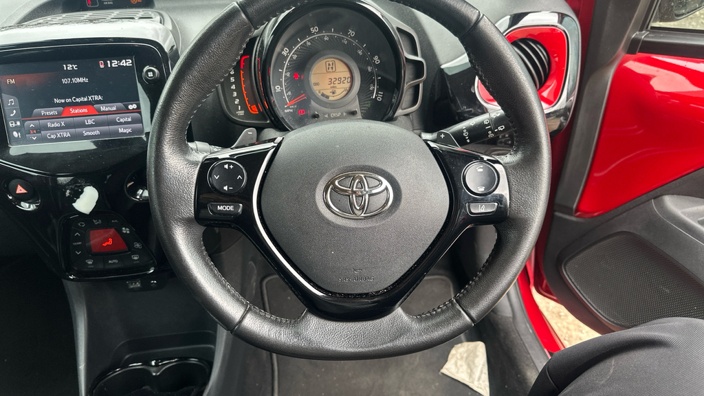 Toyota Aygo 1.0 Vvt-i X-clusiv X-shift Euro 6 EF21WSJ Red #6