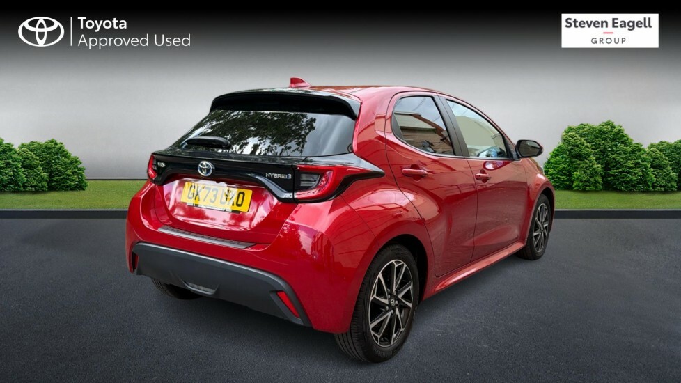 Toyota Yaris 1.5 Vvt-h Design Hatchback Hybrid E-cvt GK73UXO Red #2