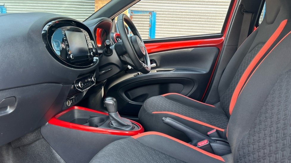 Toyota Aygo X 1.0 Vvt-i Edge X-shift Euro 6 Ss VN22WJC Red #5