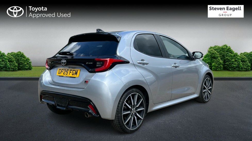 Toyota Yaris 1.5 Vvt-h Gr Sport E-cvt Euro 6 Ss GF25FGM Silver #2