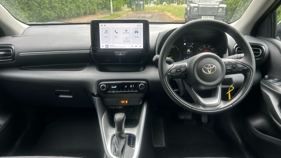Toyota Yaris 1.5 Vvt-h Icon E-cvt Euro 6 Ss KM75TTV Green #6