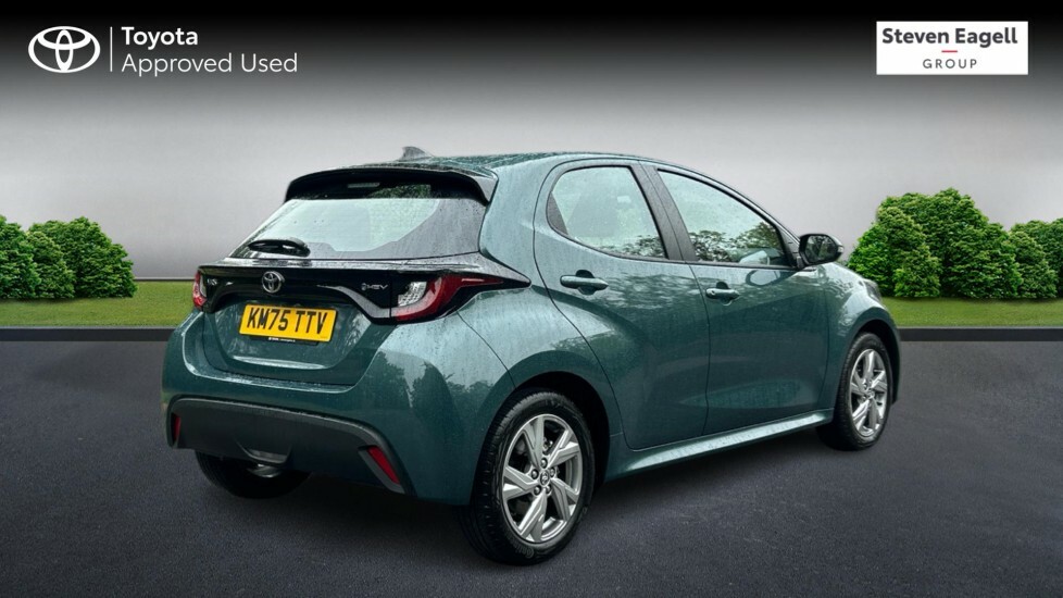 Toyota Yaris 1.5 Vvt-h Icon E-cvt Euro 6 Ss KM75TTV Green #2