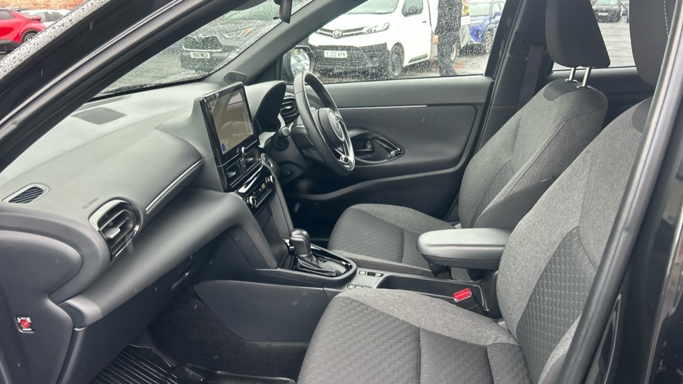 Toyota Yaris Cross 1.5 Vvt-h Design E-cvt Euro 6 Ss LL25AZZ Black #5