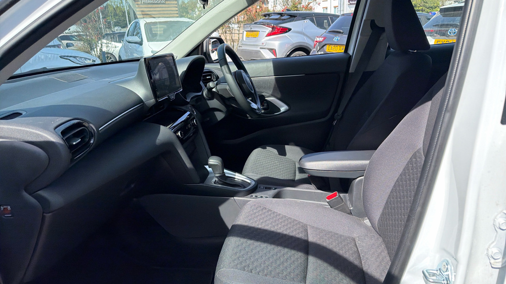 Toyota Yaris Cross 1.5 Vvt-h Icon E-cvt Euro 6 Ss EO25HVU White #5