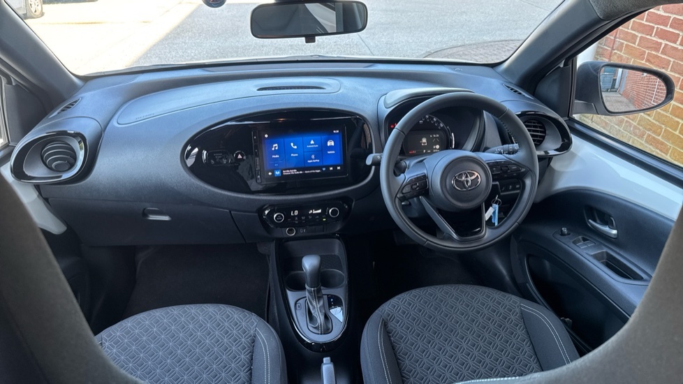 Toyota Aygo X 1.0 Vvt-i Edge X-shift Euro 6 Ss ET25MFE White #6