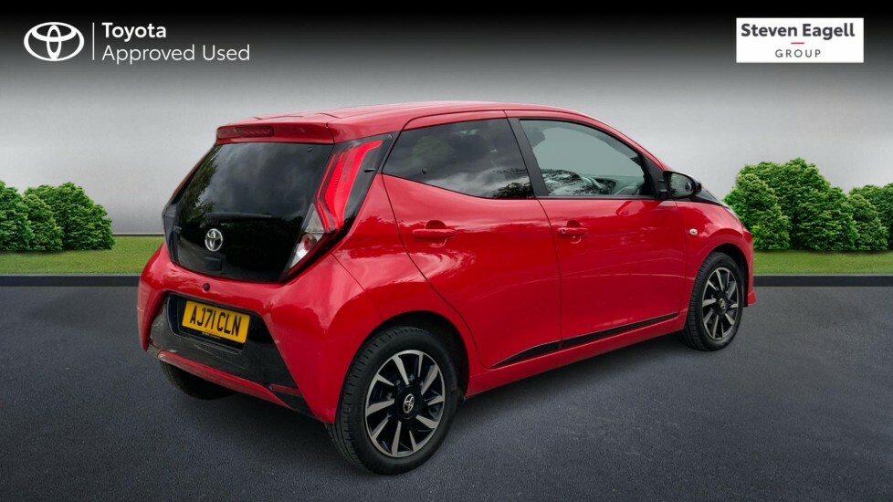 Toyota Aygo 1.0 Vvt-i X-trend X-shift Euro 6 Safety Sense Red #2