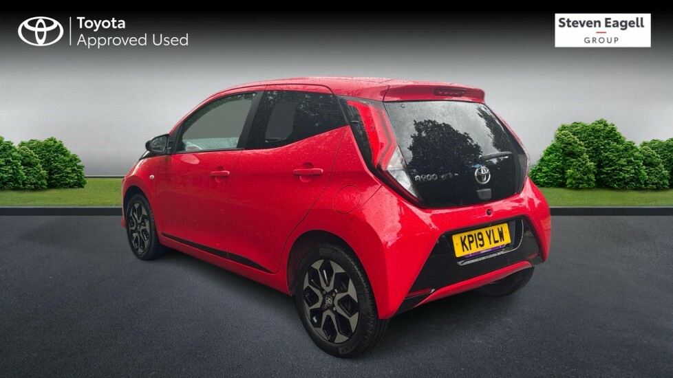 Toyota Aygo 1.0 Vvt-i X-trend Funroof X-shift Euro KP19YLW Red #4