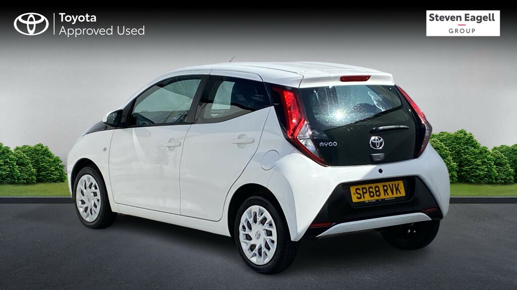Toyota Aygo 1.0 Vvt-i X-play Euro 6 SP68RVK White #4