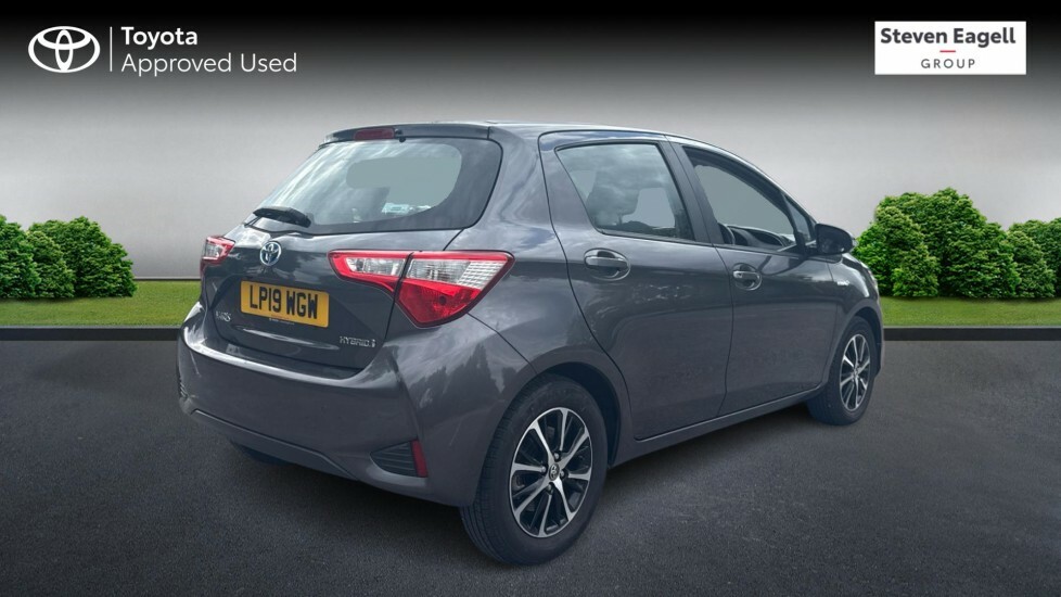 Toyota Yaris 1.5 Vvt-h Icon Tech E-cvt Euro 6 Ss LP19WGW Grey #2