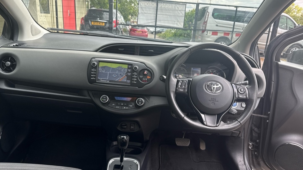 Toyota Yaris 1.5 Vvt-h Icon Tech E-cvt Euro 6 Ss LP19WGW Grey #6