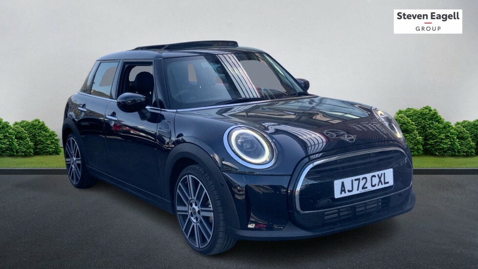 Mini Hatch 5-Door Hatch Cooper Exclusive Black