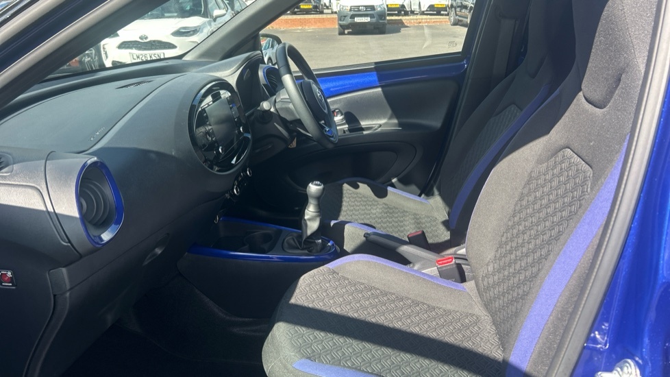 Toyota Aygo X 1.0 Vvt-i Edge Euro 6 Ss KE23OKX Blue #5