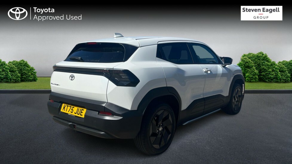 Toyota Urban Cruiser 61Kwh Design KT75JUE White #2