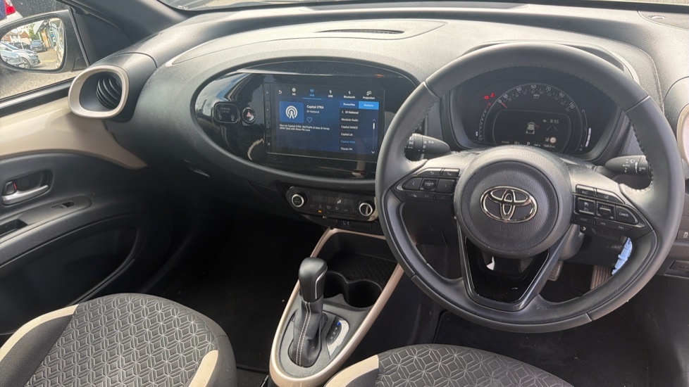 Toyota Aygo X 1.0 Vvt-i Edge X-shift Euro 6 Ss EX24FSF Beige #6