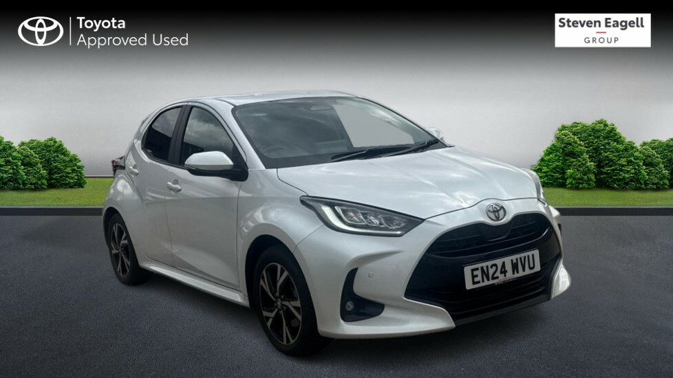 Toyota Yaris 1.5 Vvt-h Design E-cvt Euro 6 Ss White