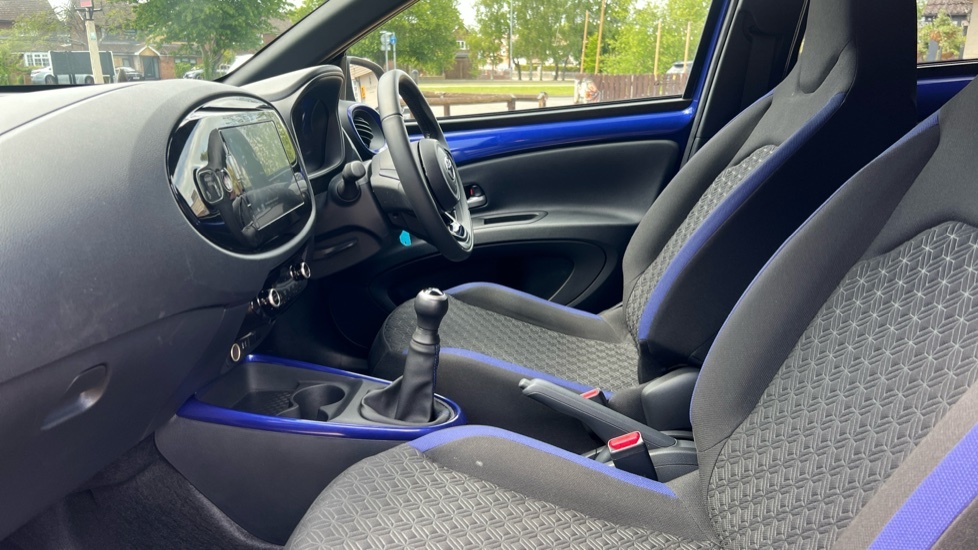 Toyota Aygo X 1.0 Vvt-i Edge Hatchback Euro 6 GF75JKY Blue #5