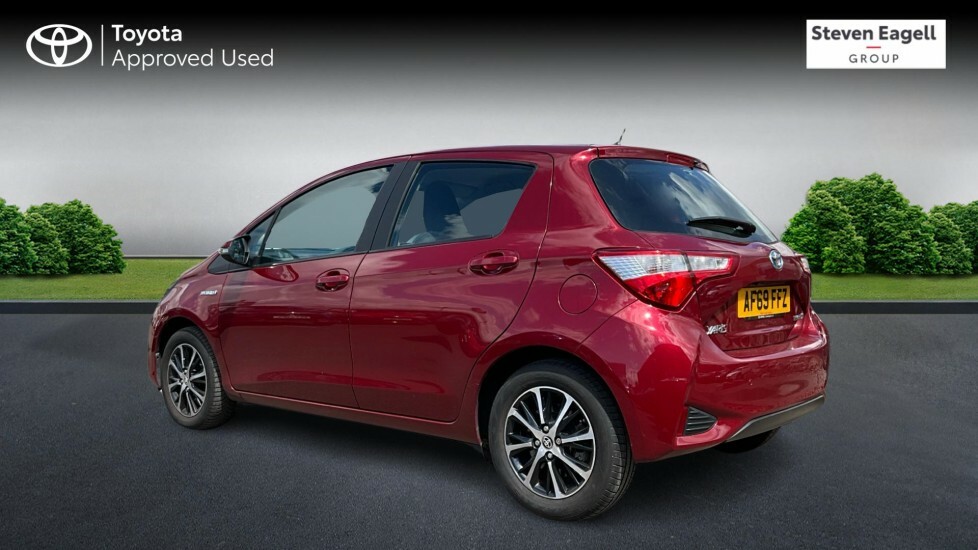 Toyota Yaris 1.5 Vvt-h Icon Tech E-cvt Euro 6 Ss AF69FFZ Red #4