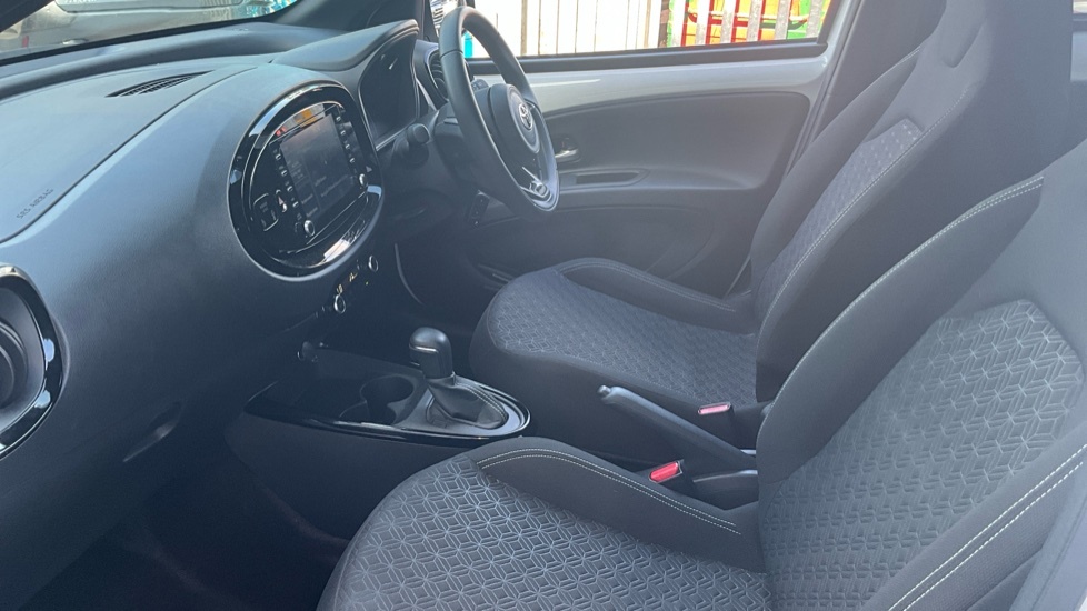 Toyota Aygo X 1.0 Vvt-i Edge X-shift Euro 6 Ss KV73JYD White #5