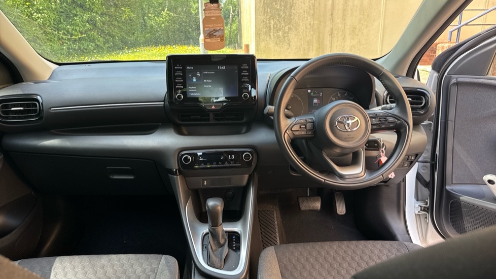 Toyota Yaris 1.5 Vvt-h Icon Hatchback Hybrid E-cvt E KT23ADV White #6