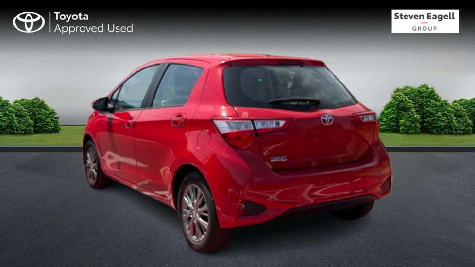 Toyota Yaris 1.5 Vvt-i Icon Euro 6 BK19VLO Red #4