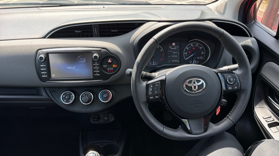 Toyota Yaris 1.5 Vvt-i Icon Euro 6 BK19VLO Red #6