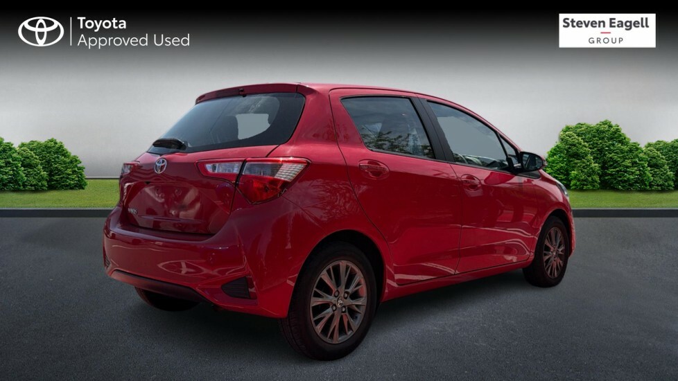 Toyota Yaris 1.5 Vvt-i Icon Euro 6 BK19VLO Red #2