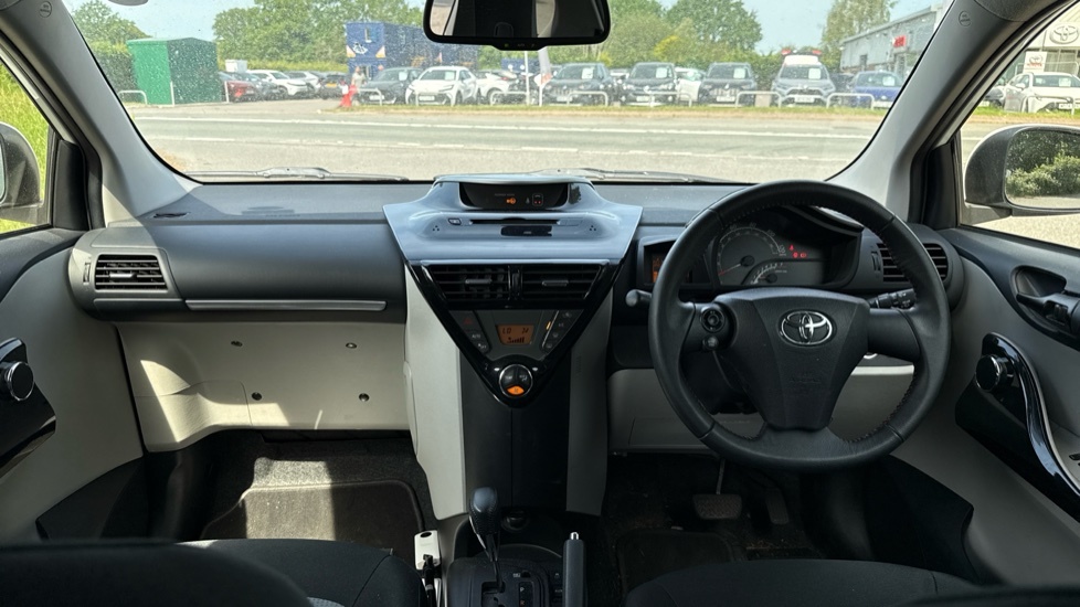 Toyota IQ 1.0 Vvt-i 2 Multidrive Euro 5 White #6