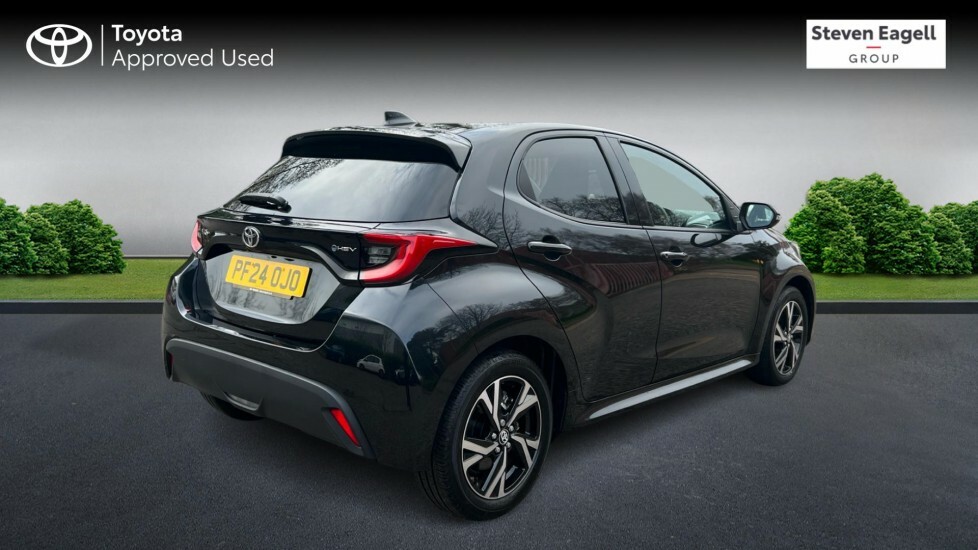 Toyota Yaris 1.5 Vvt-h Design E-cvt Euro 6 Ss PF24OJO Black #2