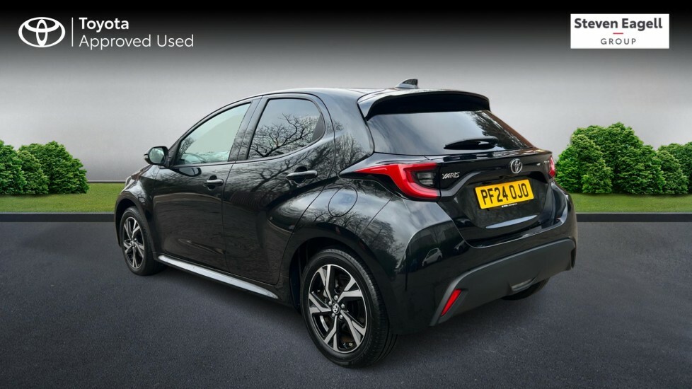 Toyota Yaris 1.5 Vvt-h Design E-cvt Euro 6 Ss PF24OJO Black #4