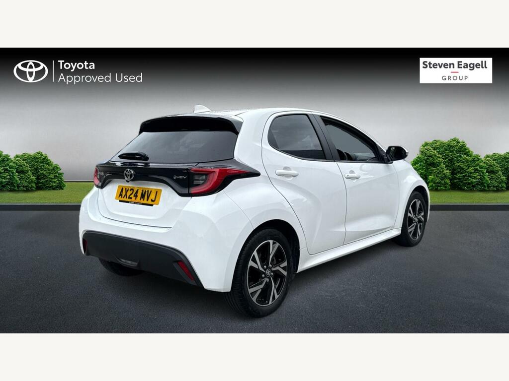 Toyota Yaris 1.5 Vvt-h Design E-cvt Euro 6 Ss AX24MVJ White #3