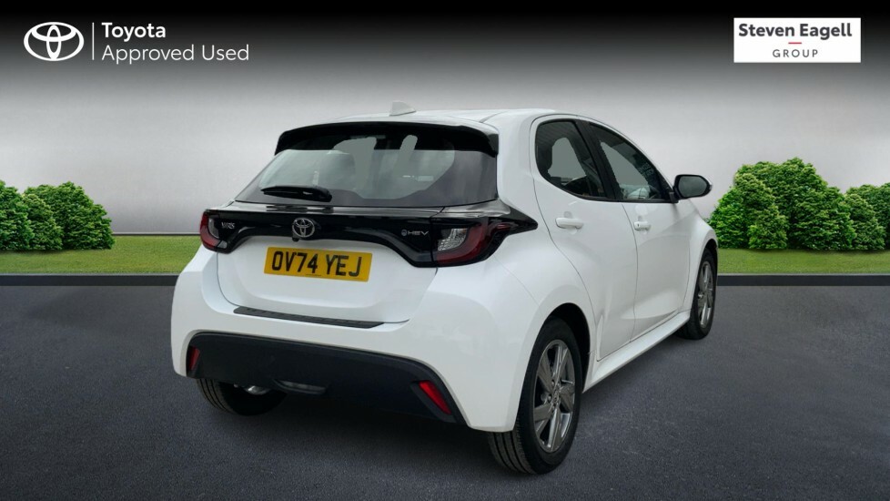 Toyota Yaris 1.5 Vvt-h Icon E-cvt Euro 6 Ss OV74YEJ White #2