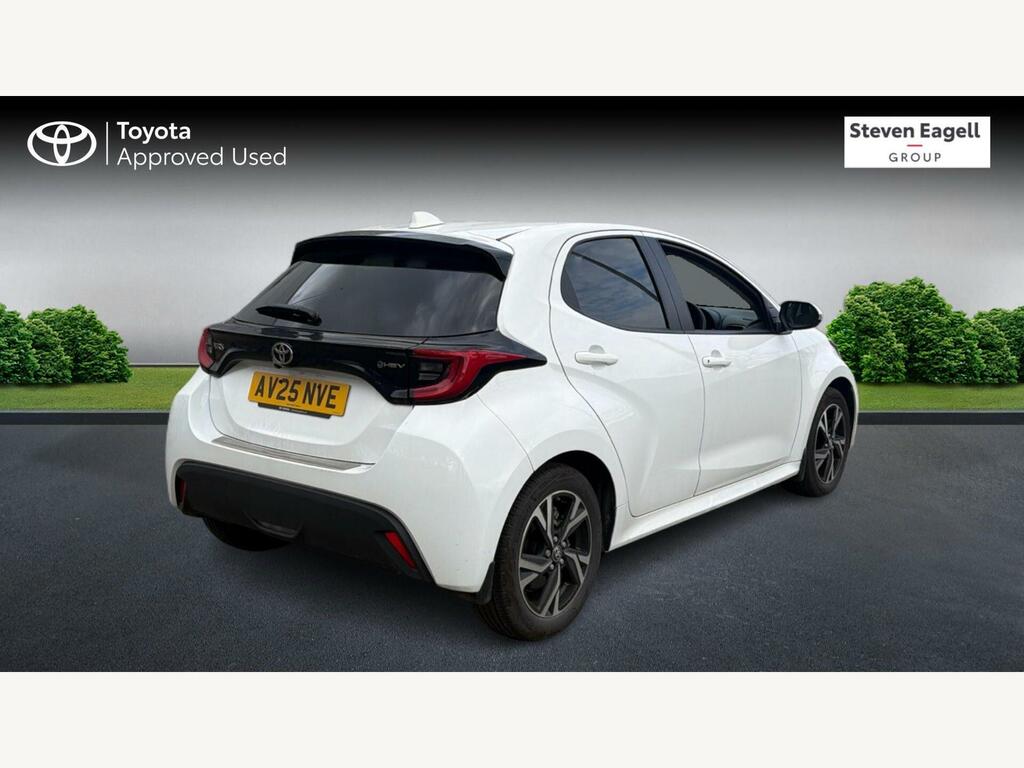 Toyota Yaris 1.5 Vvt-h Design E-cvt Euro 6 Ss AV25NVE White #3
