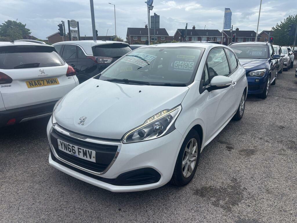 Peugeot 208 1.0 Puretech Active Euro 6 YN66FMV White #3
