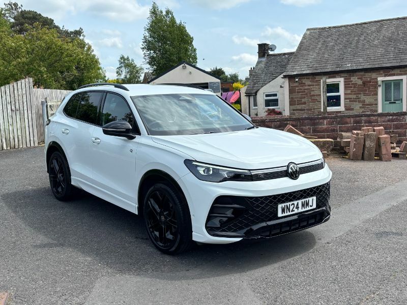 Volkswagen Tiguan 1.5 Etsi Mhev R-line Launch Edition Dsg WN24MMJ White #2