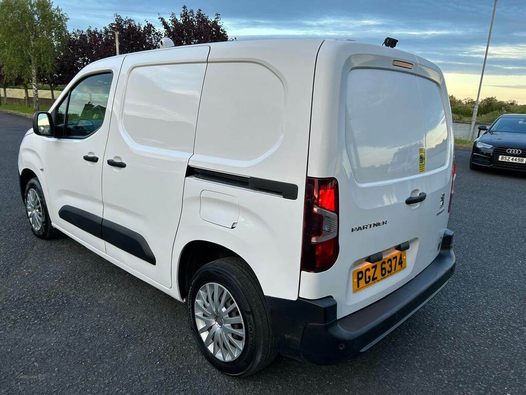 Peugeot Partner 650 1.5 Bluehdi 75 Professional Van PGZ6374 White #4