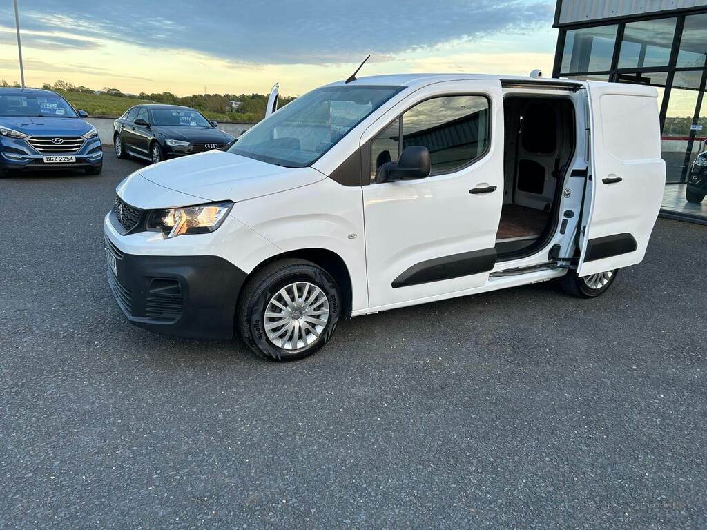 Peugeot Partner 650 1.5 Bluehdi 75 Professional Van PGZ6374 White #2