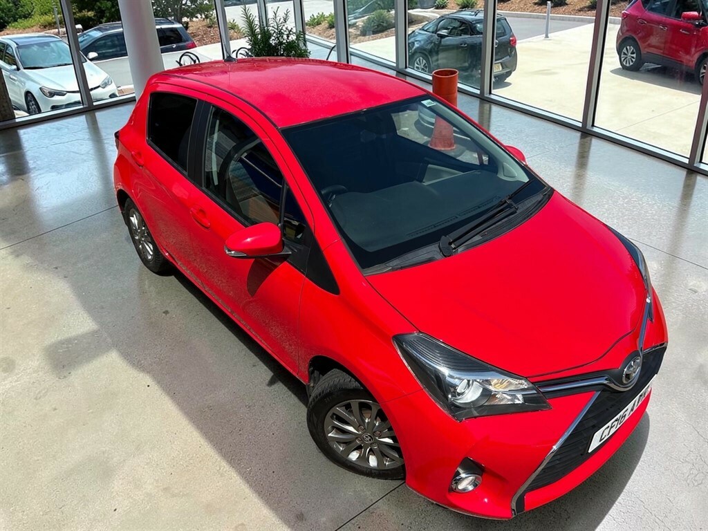 Toyota Yaris 1.0 Vvt-i Icon Euro 6 Red #5