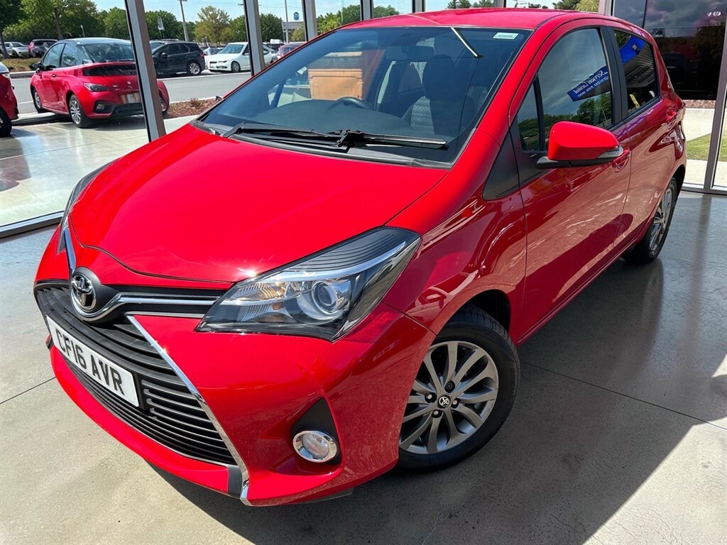 Toyota Yaris 1.0 Vvt-i Icon Euro 6 Red #3