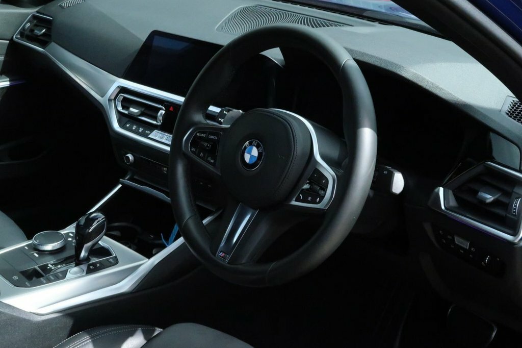 BMW 3 Series 2L M Sport AF21UUJ Blue #3