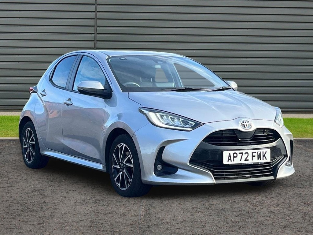 Toyota Yaris 1.5 Vvt-h Design Hatchback Hybrid E Cvt AP72FWK Silver