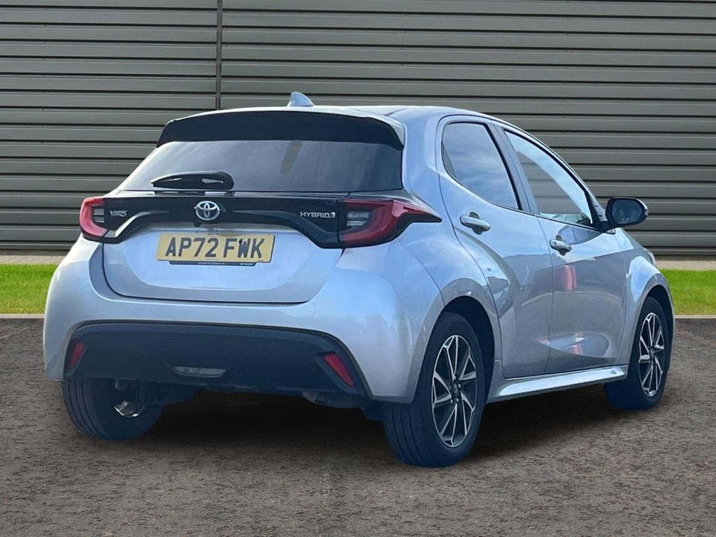 Toyota Yaris 1.5 Vvt-h Design Hatchback Hybrid E Cvt AP72FWK Silver #3
