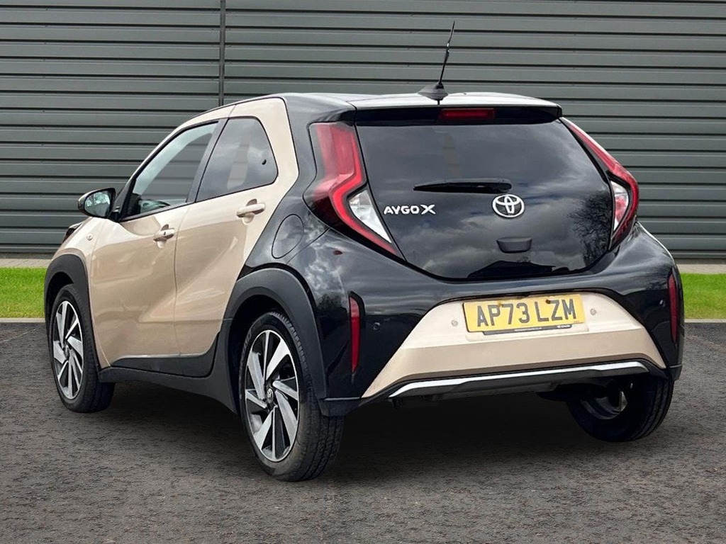 Toyota Aygo X 1.0 Vvt I Exclusive Hatchback X Shift AP73LZM Beige #5