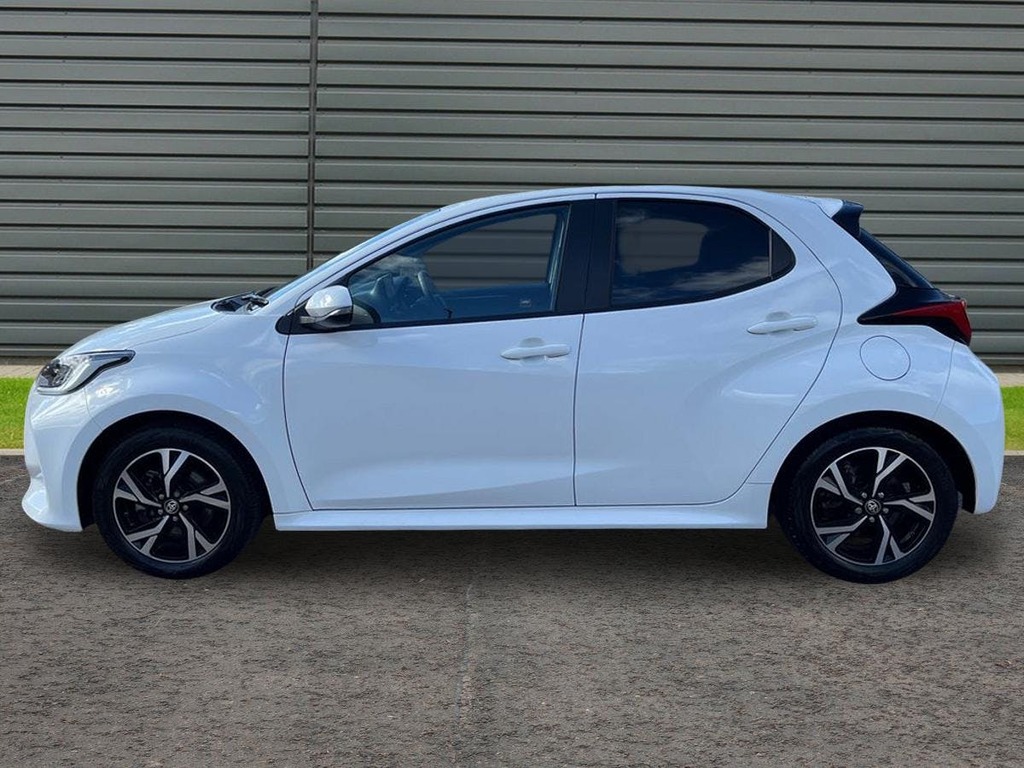 Toyota Yaris 1.5 Vvt-h Design Hatchback Hybrid E Cvt AO24PVT White #6