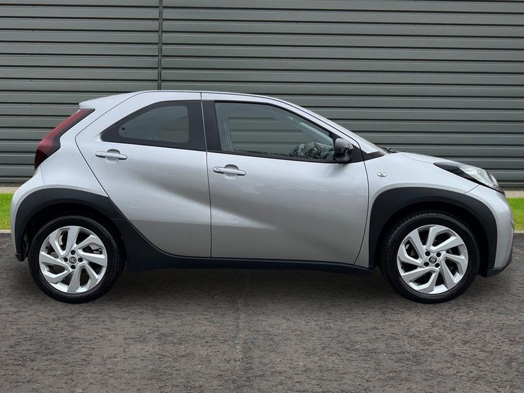 Toyota Aygo X 1.0 Vvt I Pure Hatchback AO23LRJ Silver #2