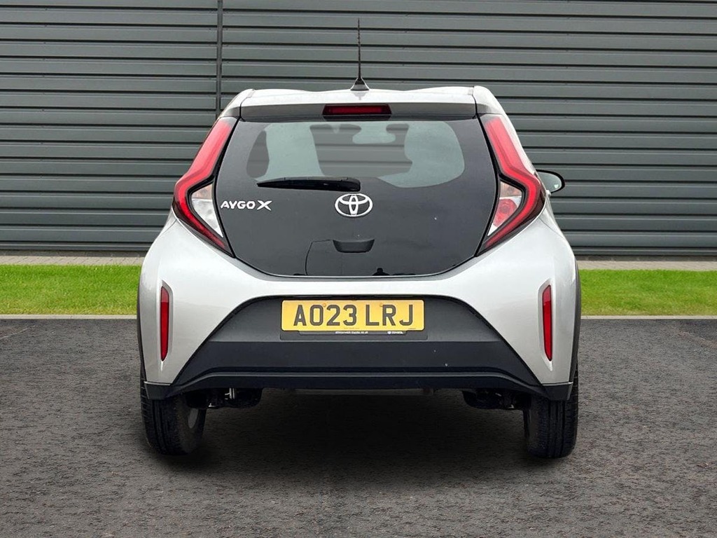 Toyota Aygo X 1.0 Vvt I Pure Hatchback AO23LRJ Silver #4