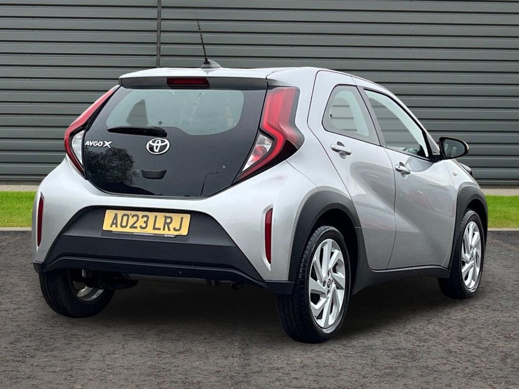 Toyota Aygo X 1.0 Vvt I Pure Hatchback AO23LRJ Silver #3