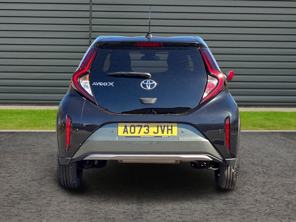 Toyota Aygo X 1.0 Vvt I Exclusive Hatchback X Shift AO73JVH Green #4